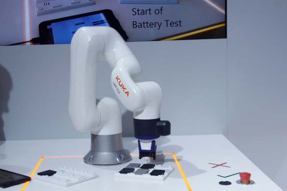 工业机器人支持电子行业迈步高、精、尖方向