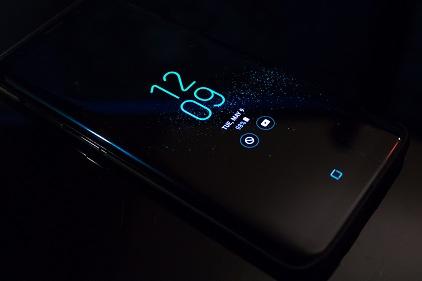 5G和折叠屏：手机厂商的“二月血战”